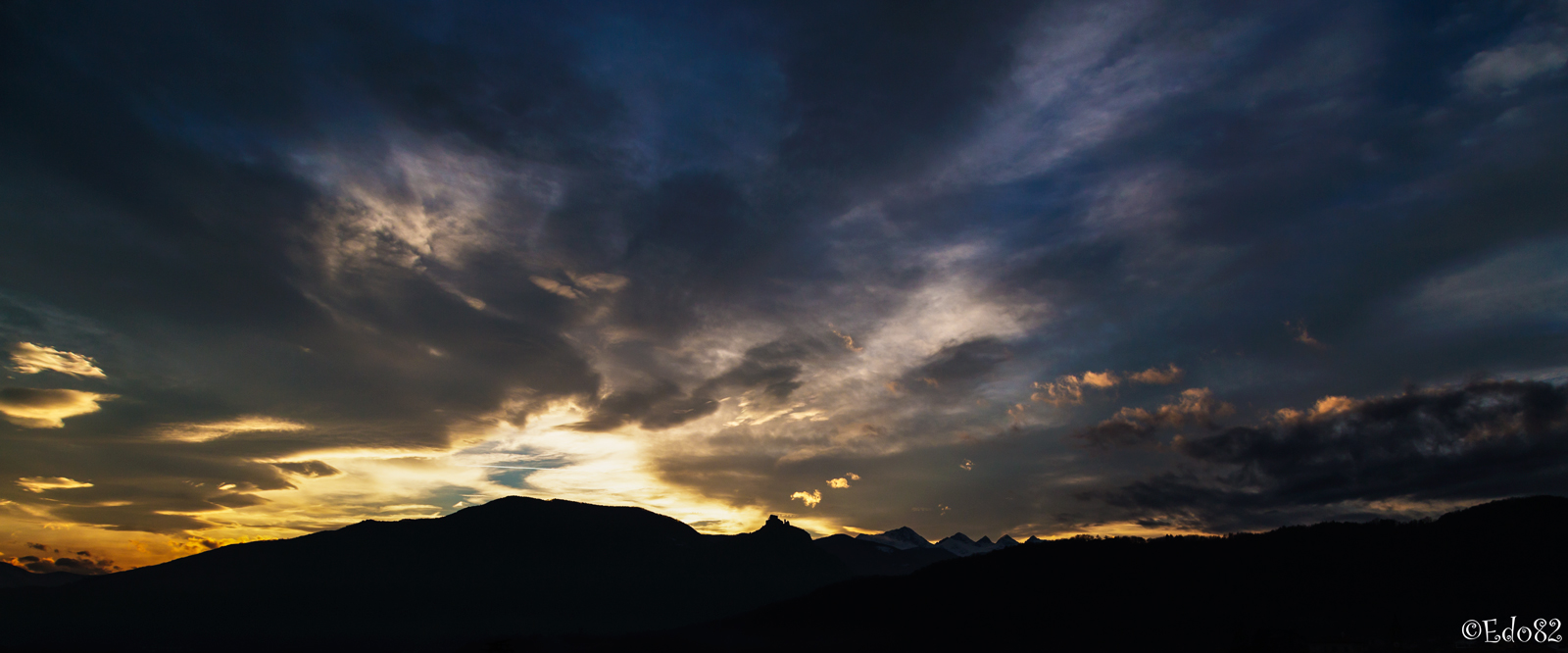 Tramonto sulla Sacra di San Michele