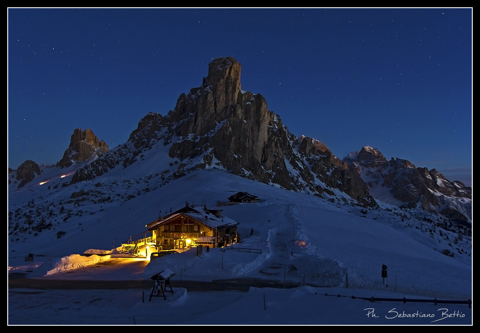 La Gusela del Giau sotto le stelle.