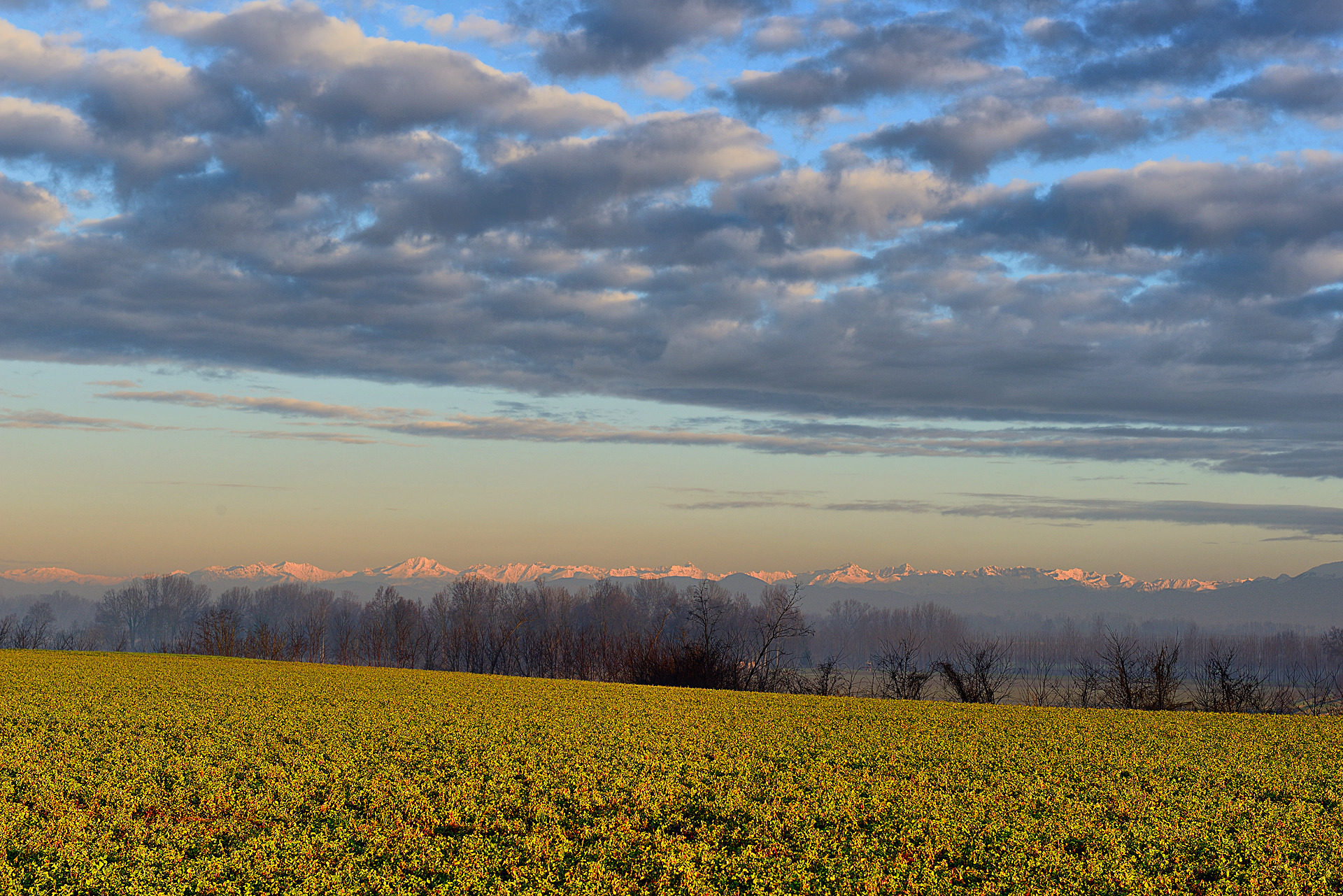 The foothills of the Alps from the plain Bresciane Cremona