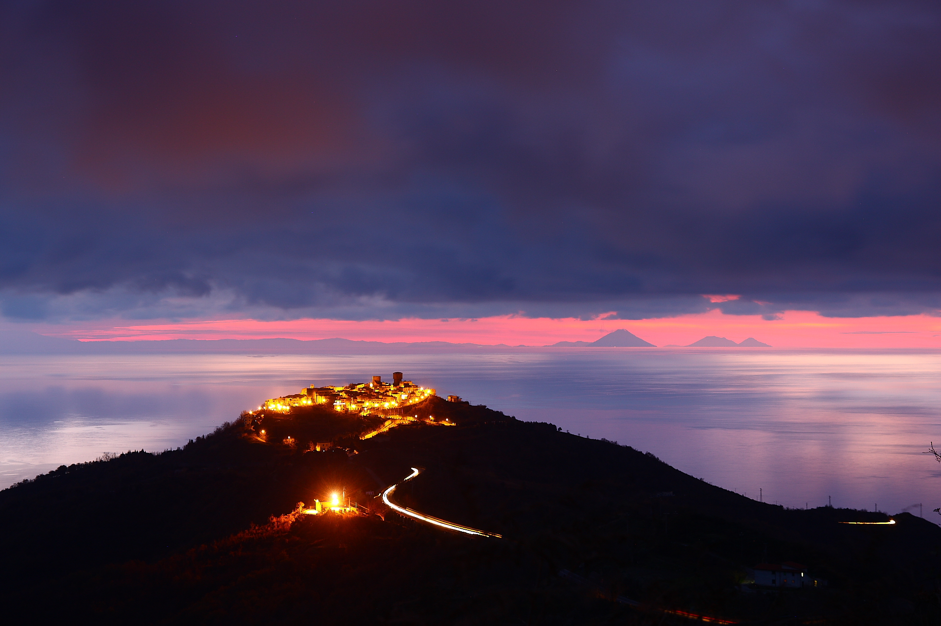 Aeolian Shadows of Twilight