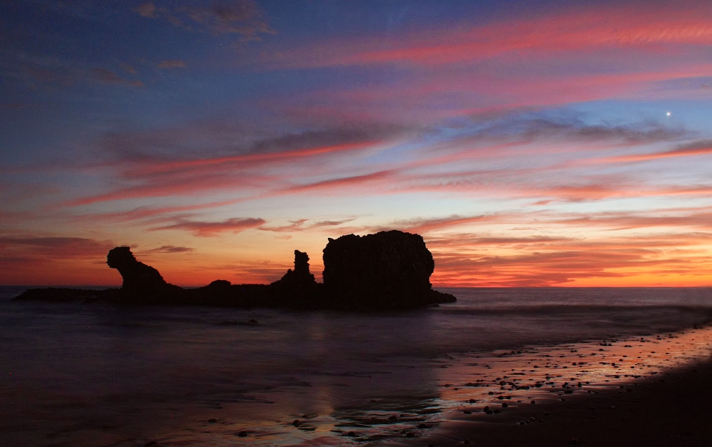 Venus Observa un El Tunco