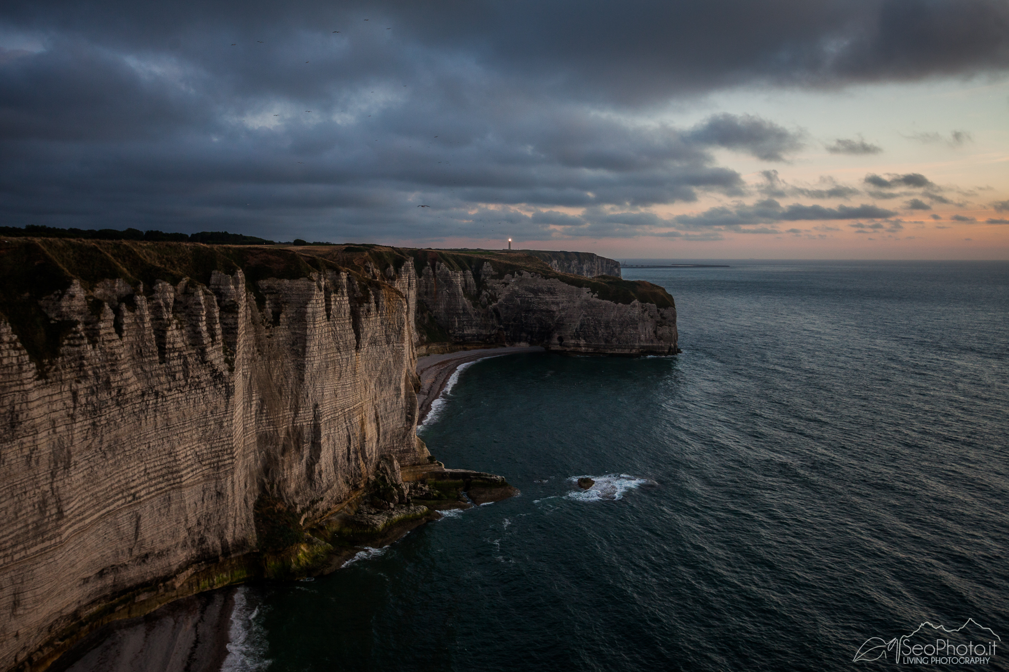 Etretat dopo il tramonto