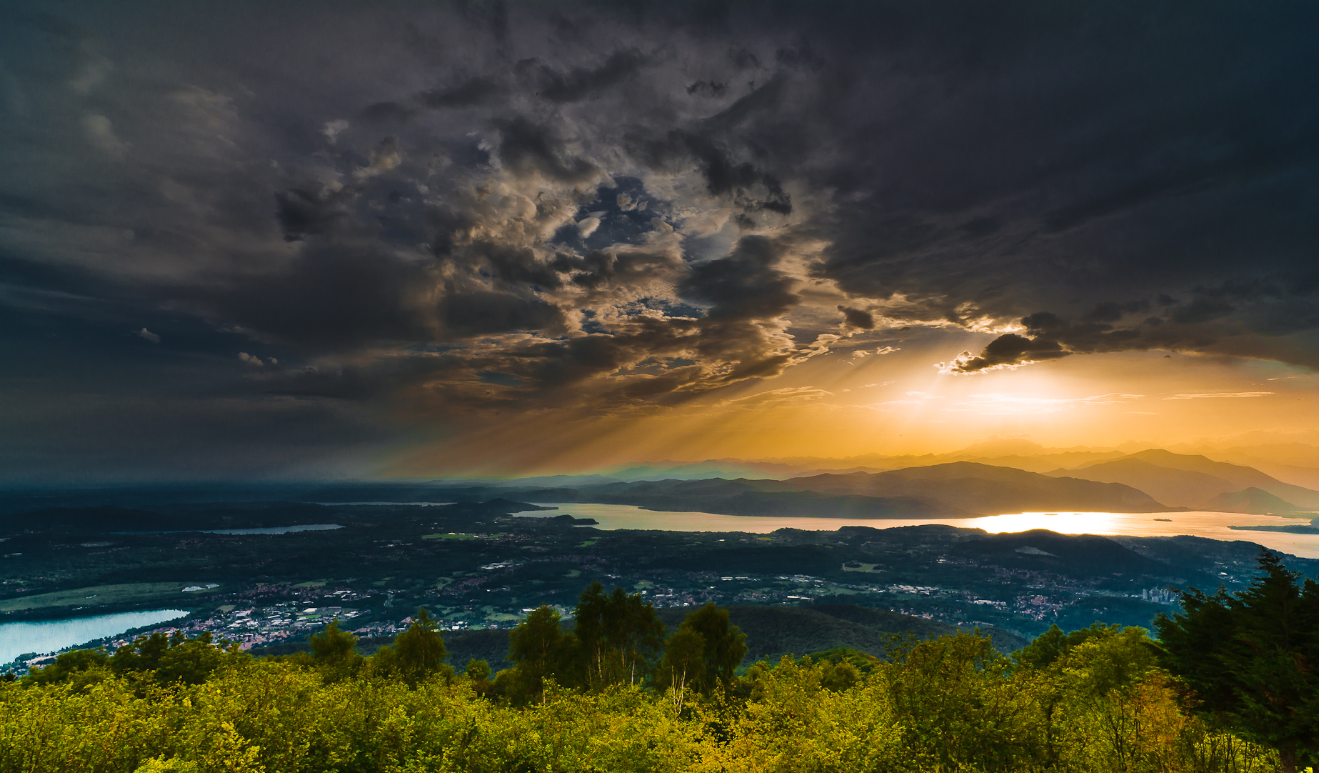 Red sky at night ...