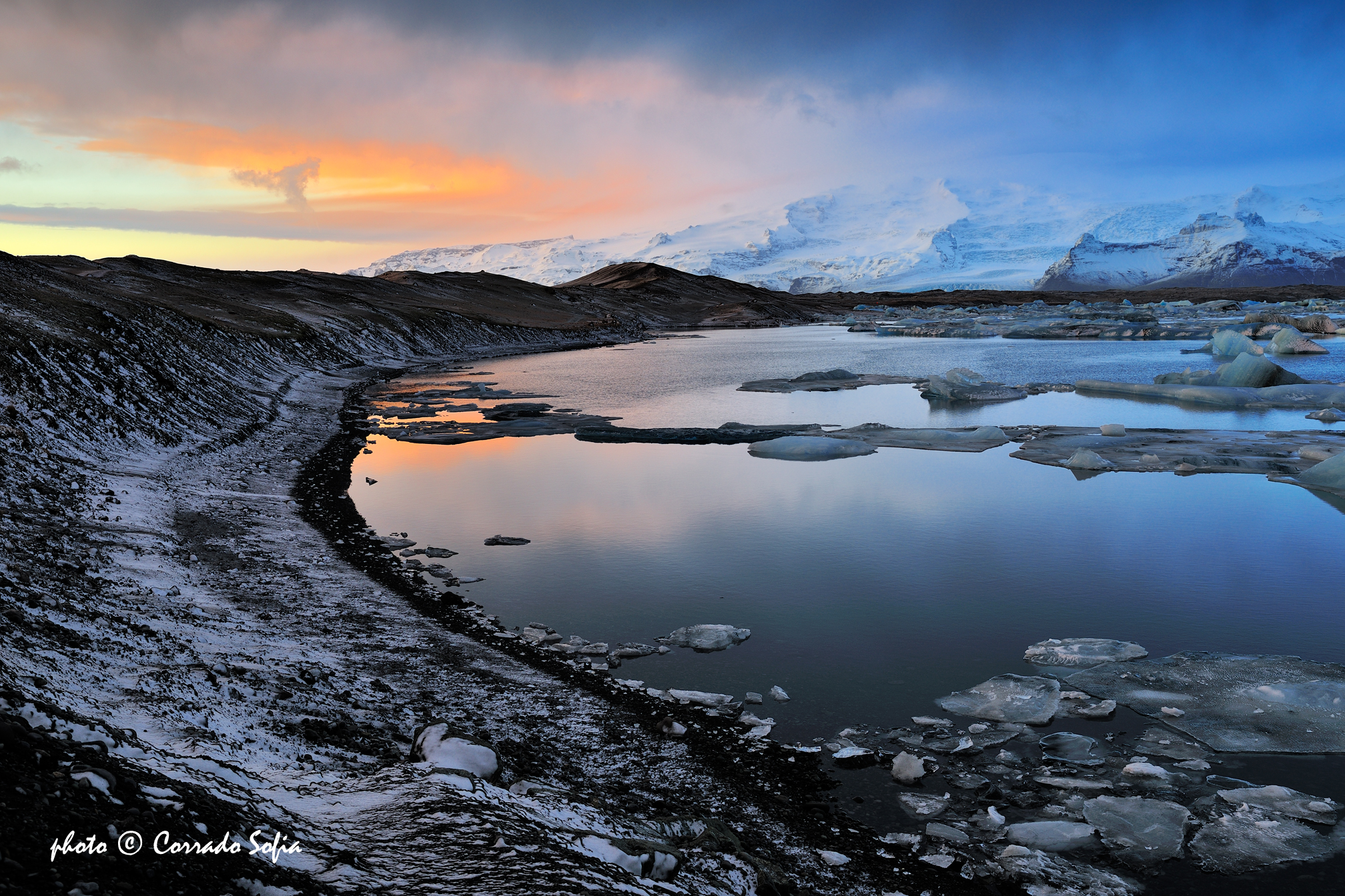 sunrise at jokulsarlon