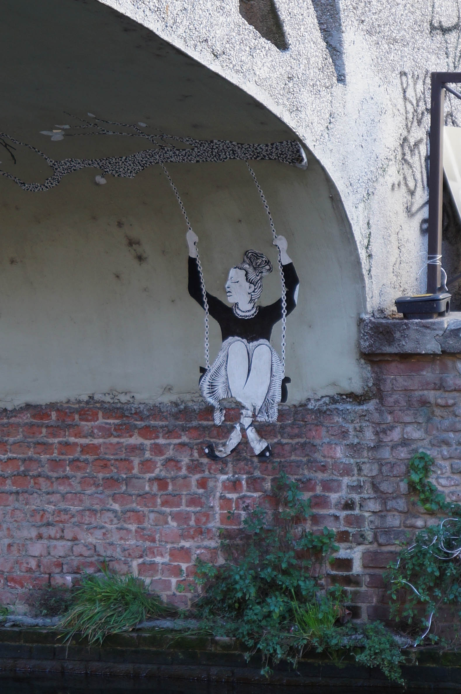 Sotto un ponte del Naviglio