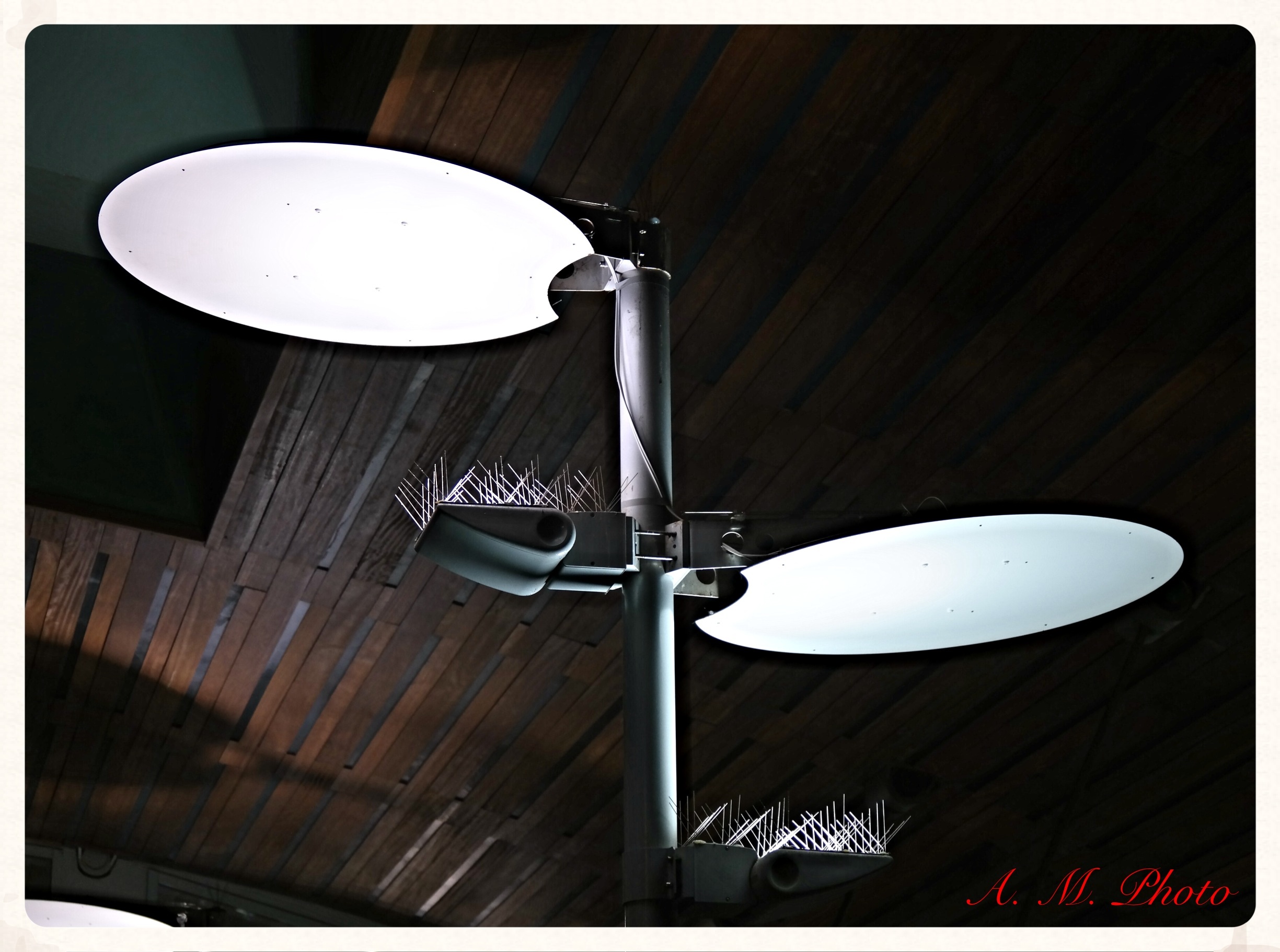 Milano, stazione Ferroviaria Cadorna, luci