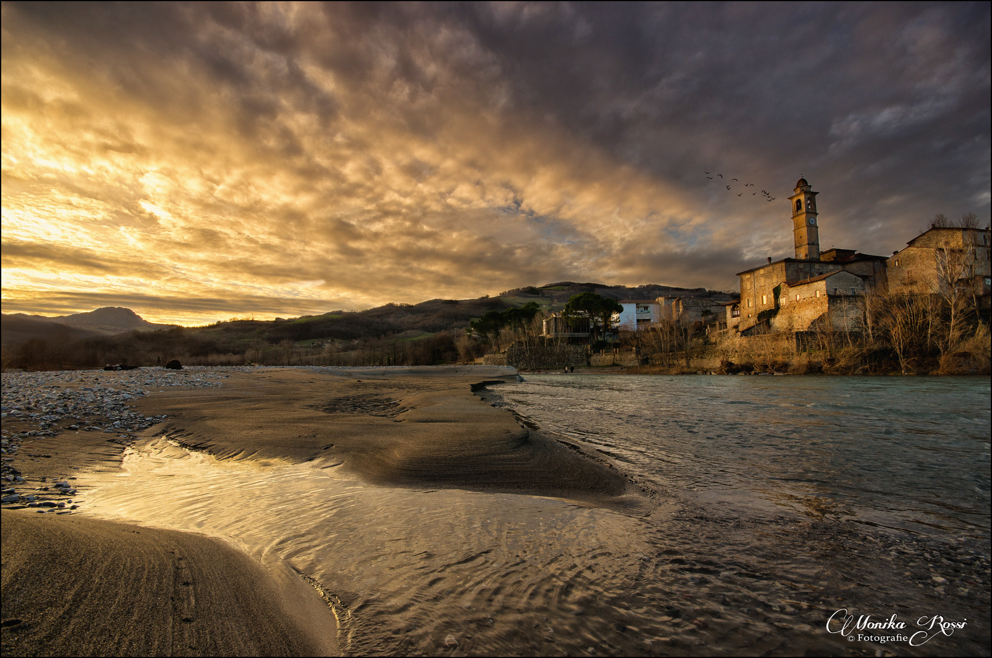 travo, tramonto in riva al trebbia