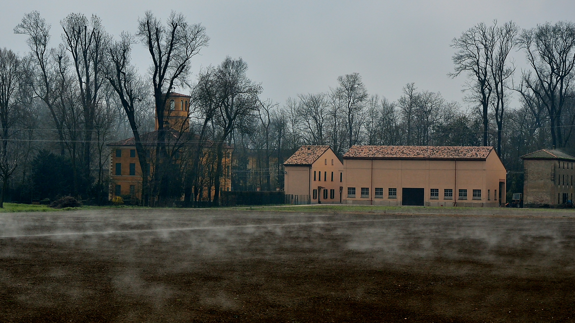 land of mists .. nebbe from the earth and ...