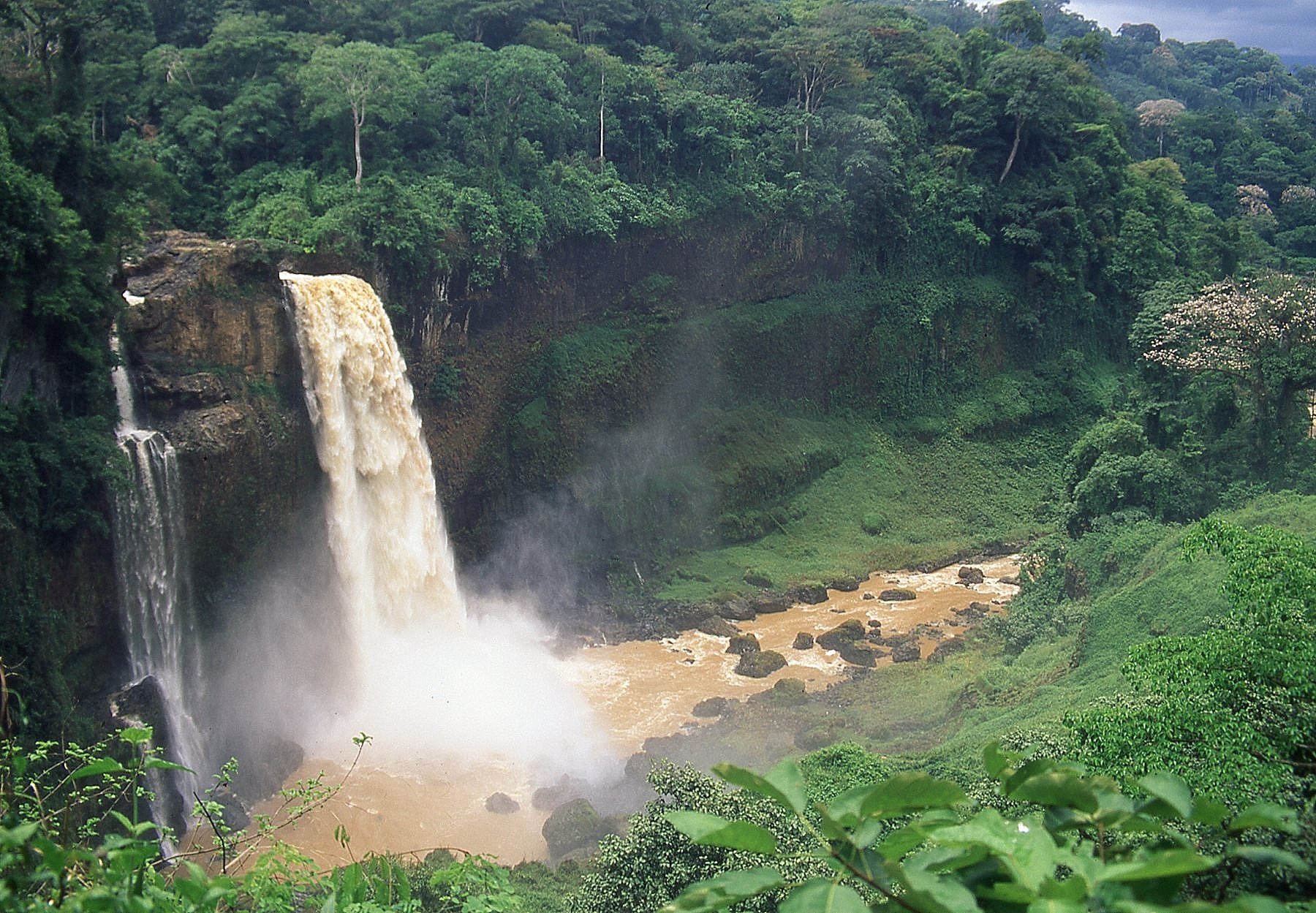 Cameroon: waterfall Ekom