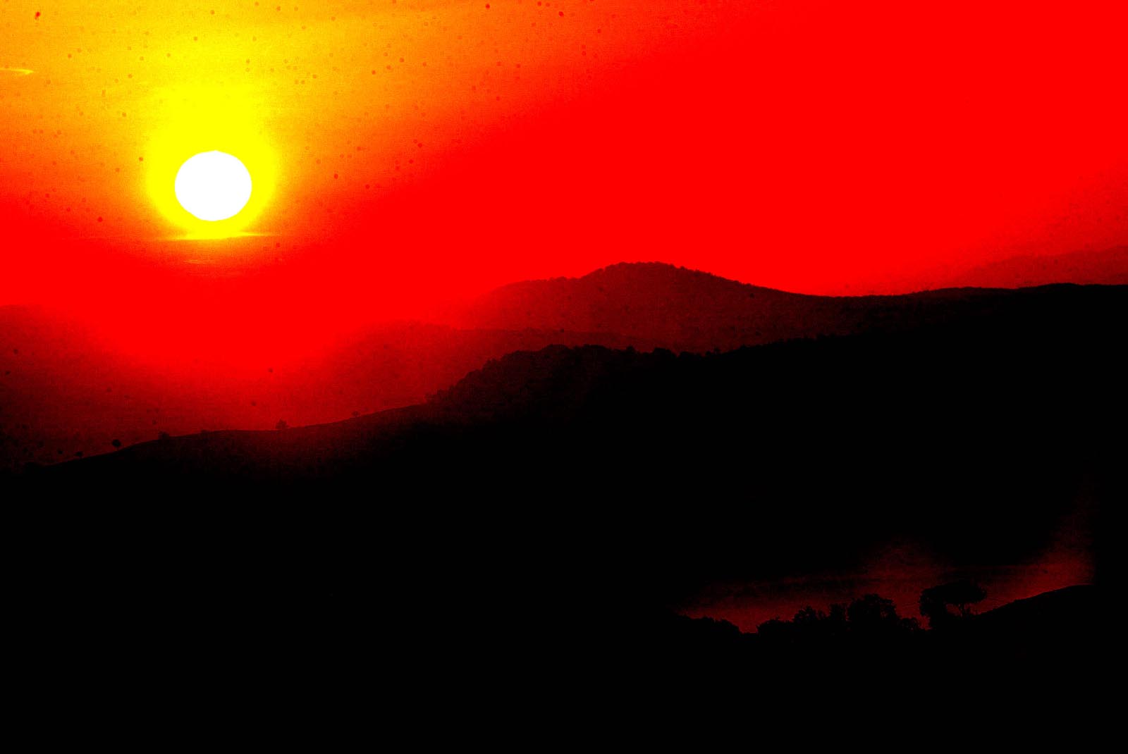 sun to half past midnight