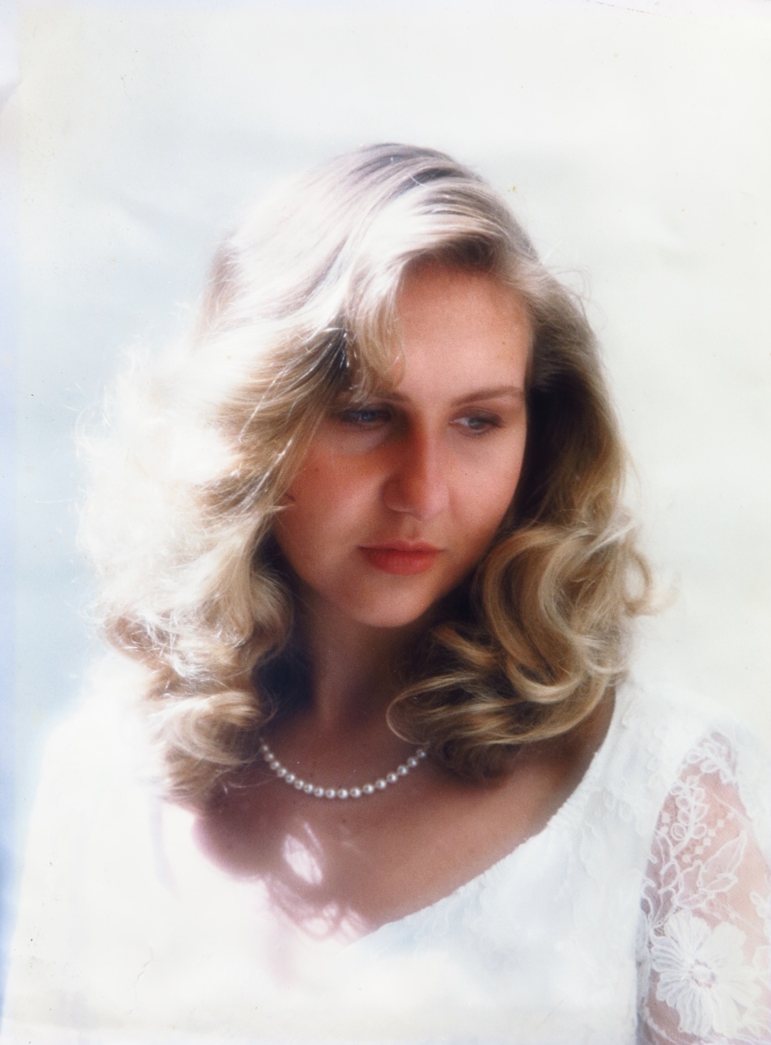 Delicato volto di sposa-