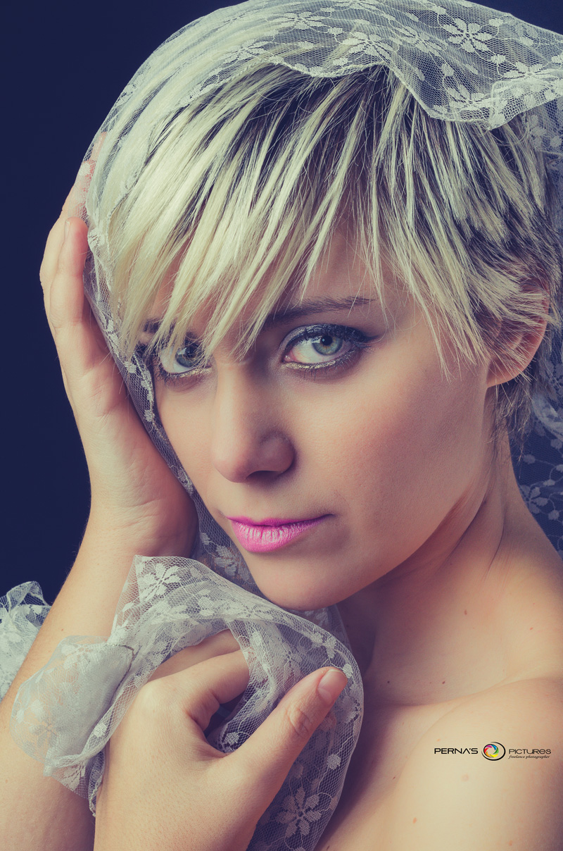 Sala Pose Perna's Pictures