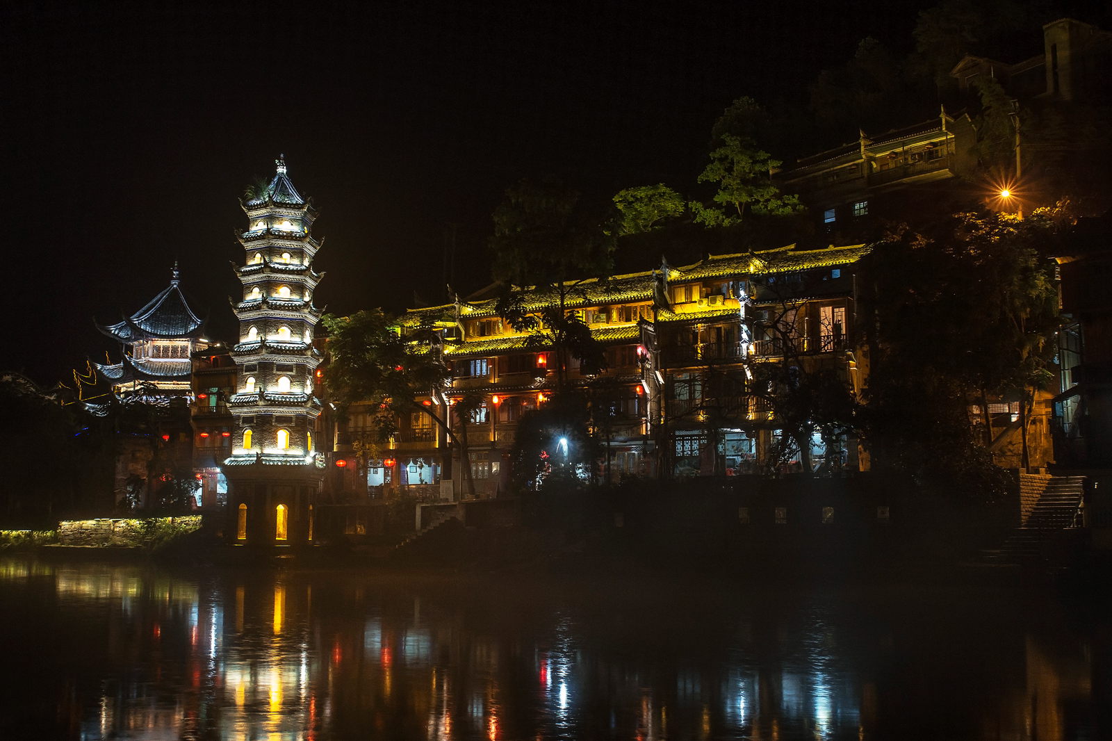 Fenghuang Città di notte