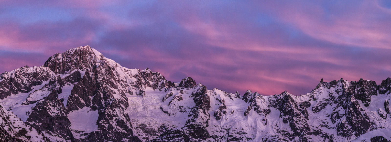 Alba rosa sul monte Bianco