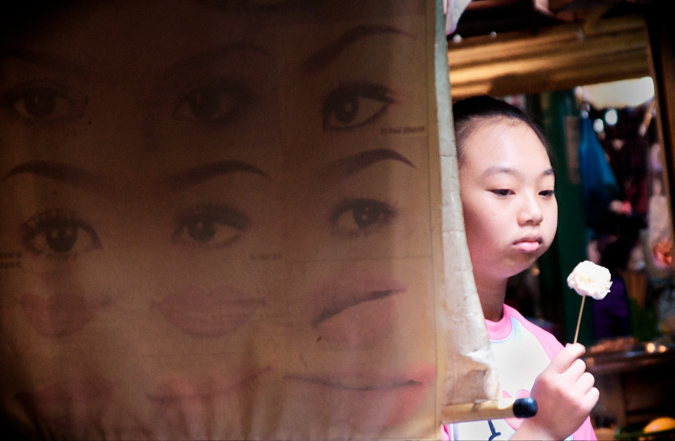 Little girl in Phnom Penh central market