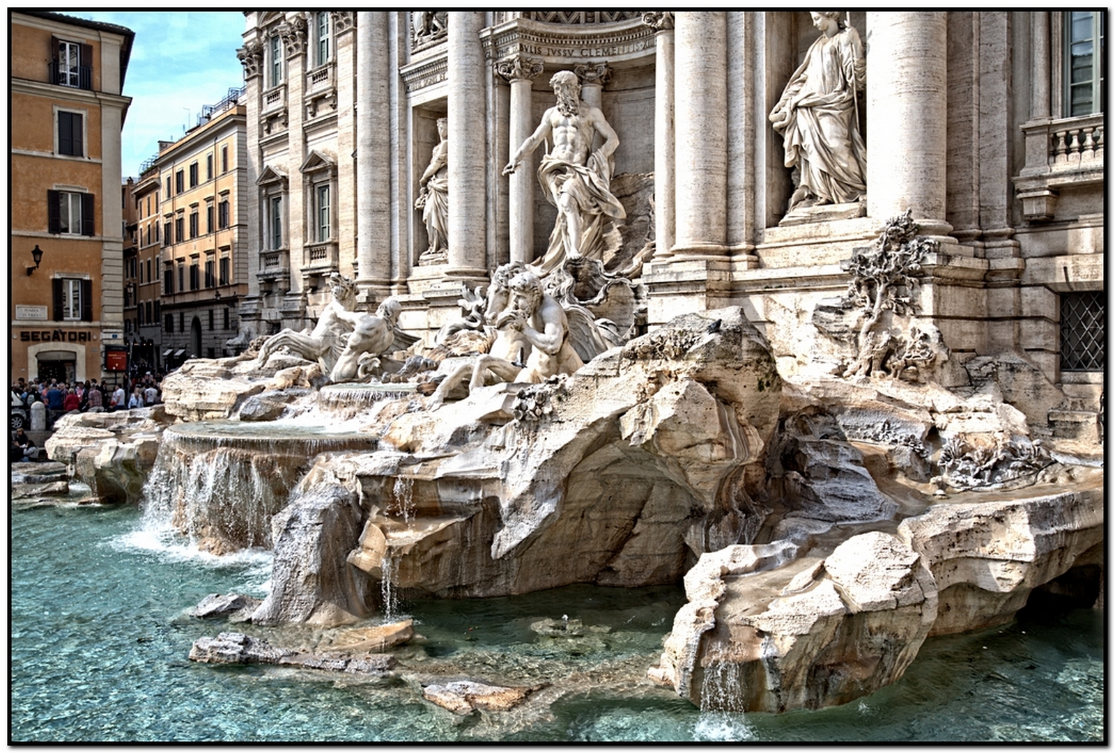 Fontana di Trevi HDR