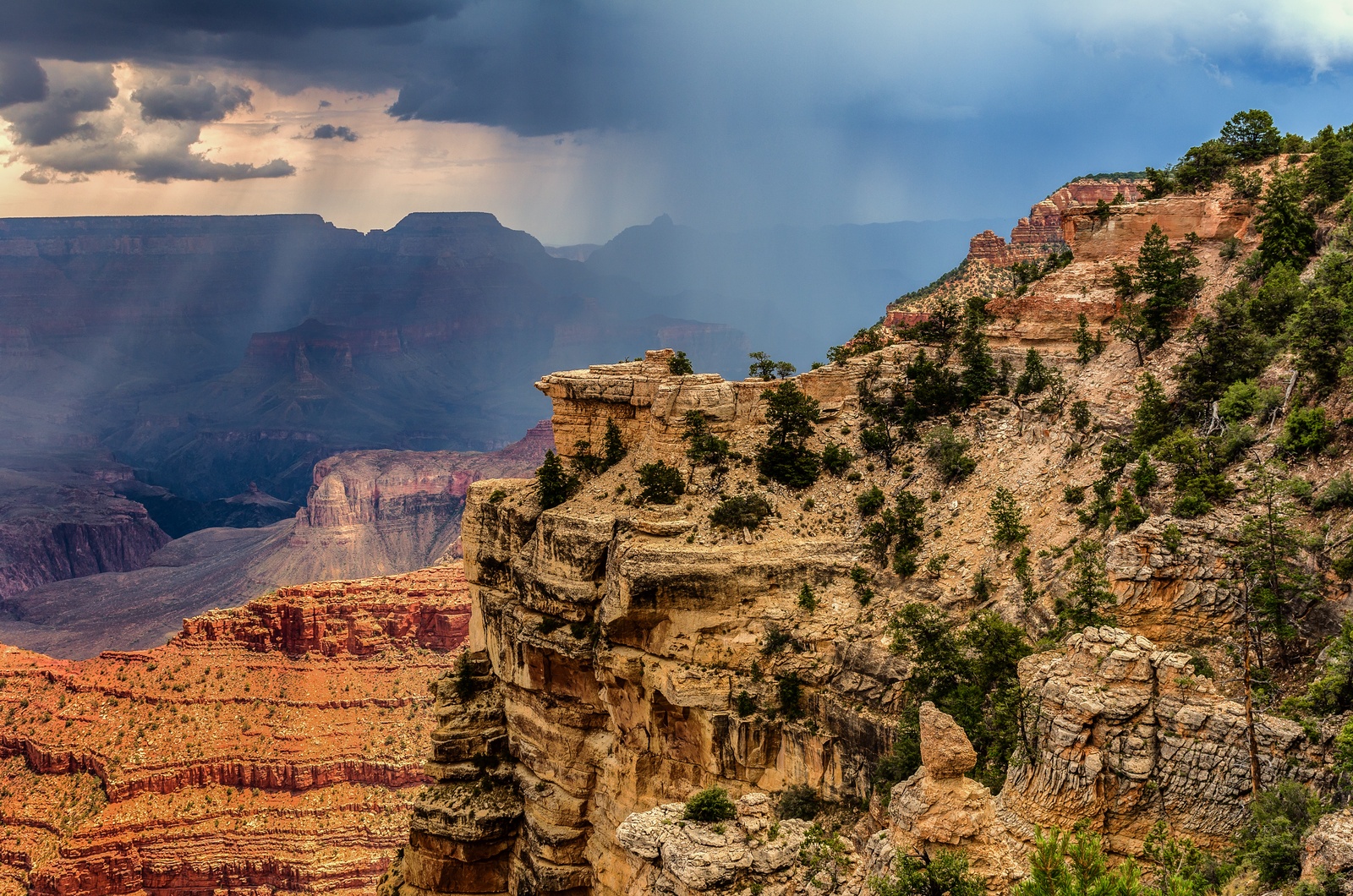 USA - Storm is coming on Grand Canyon