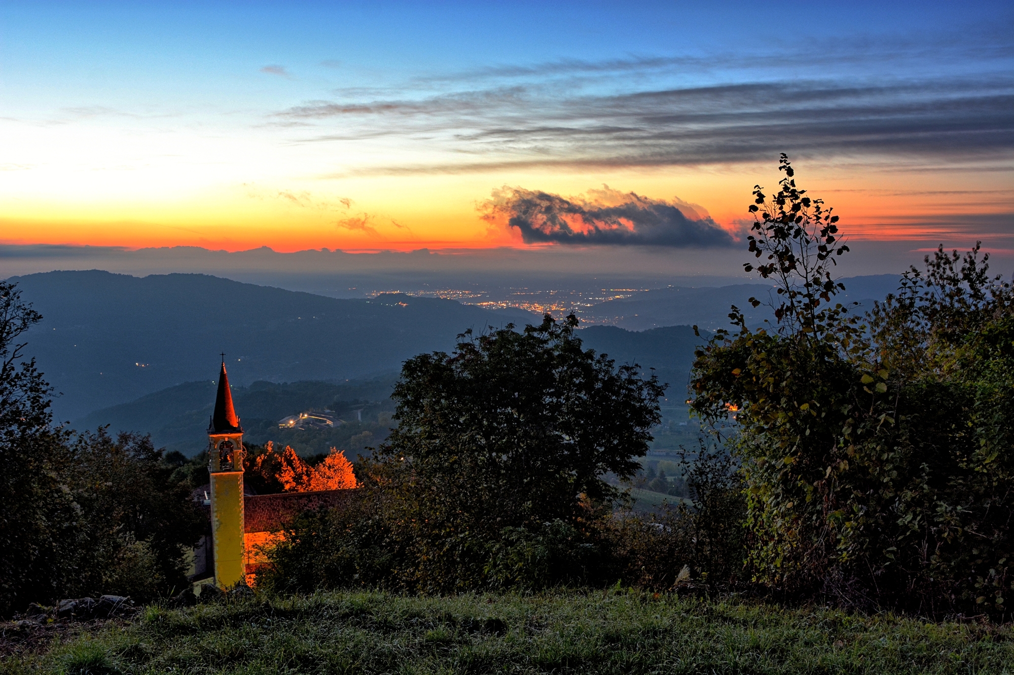 Chiesa di Bolca e la valle del Chiampo