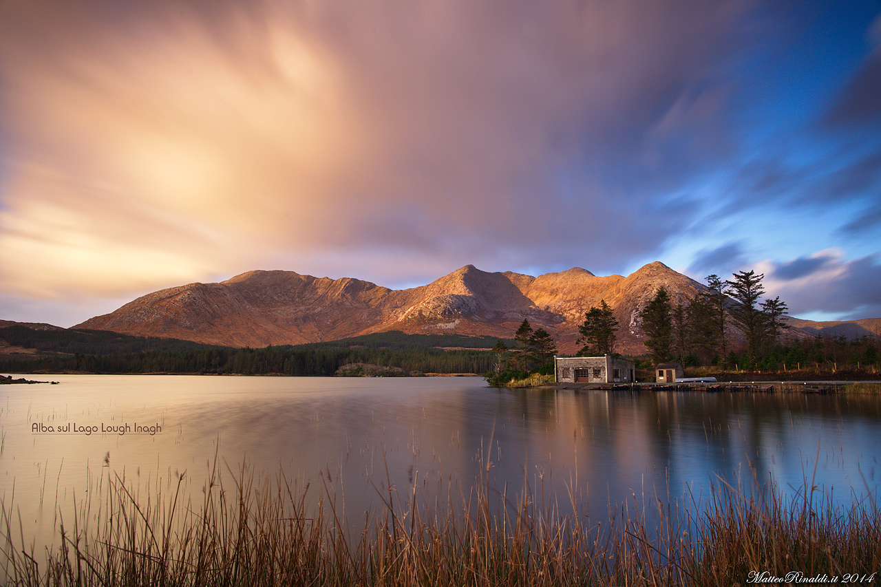 Sunrise over Lake "Lough Inagh" - Park Connemara I...