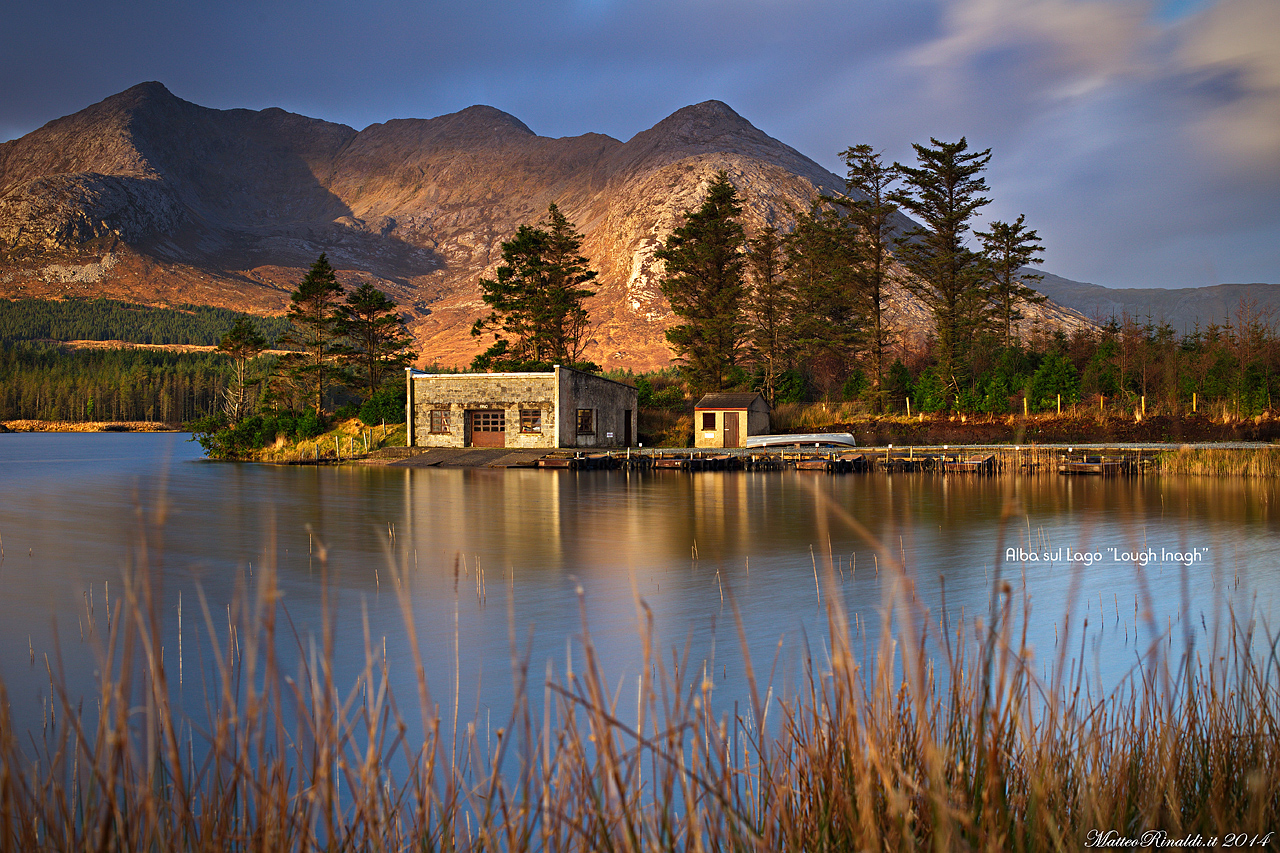 Sunrise over Lake "Lough Inagh" - Park Connemara I...