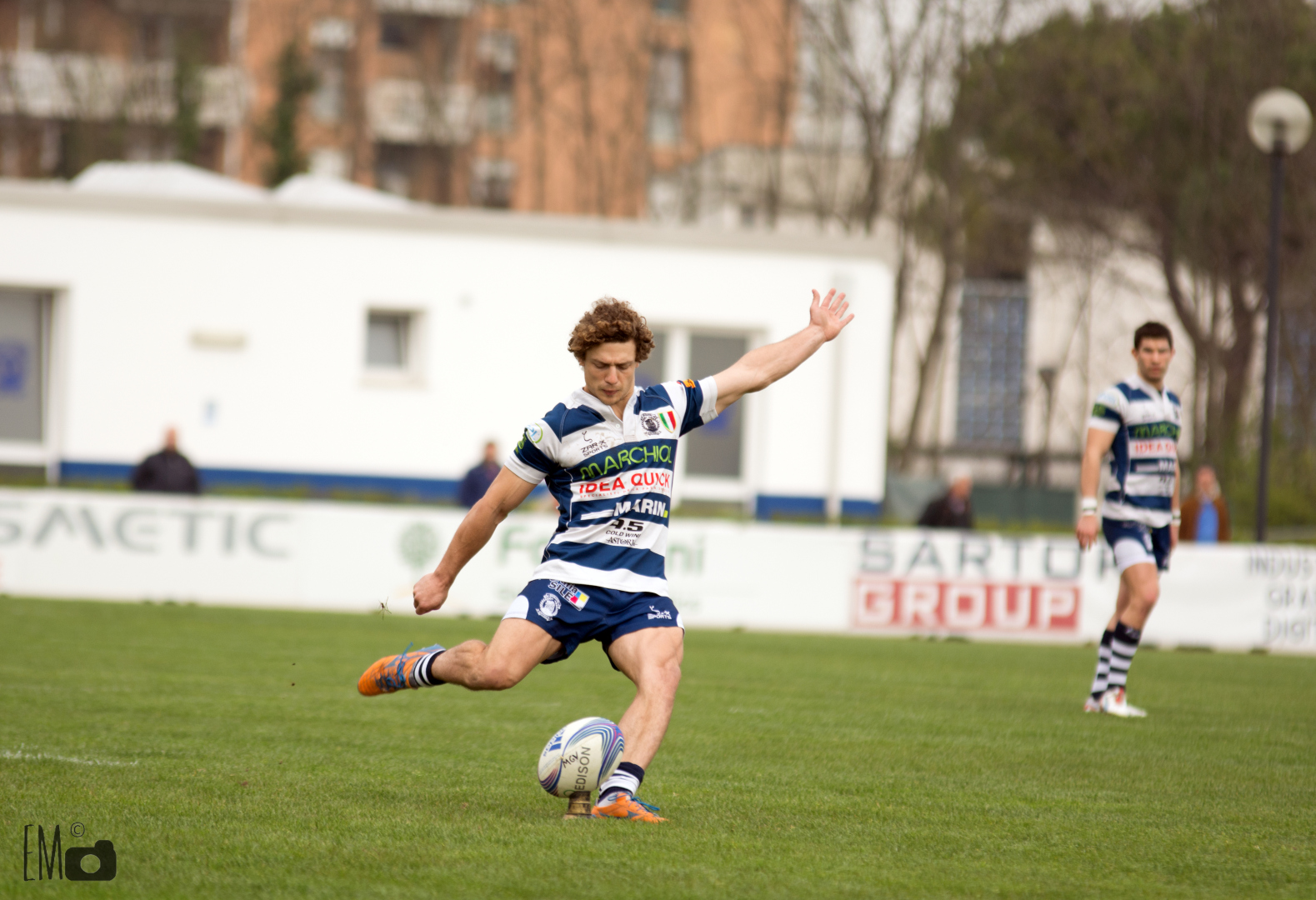 The elegance of a kick