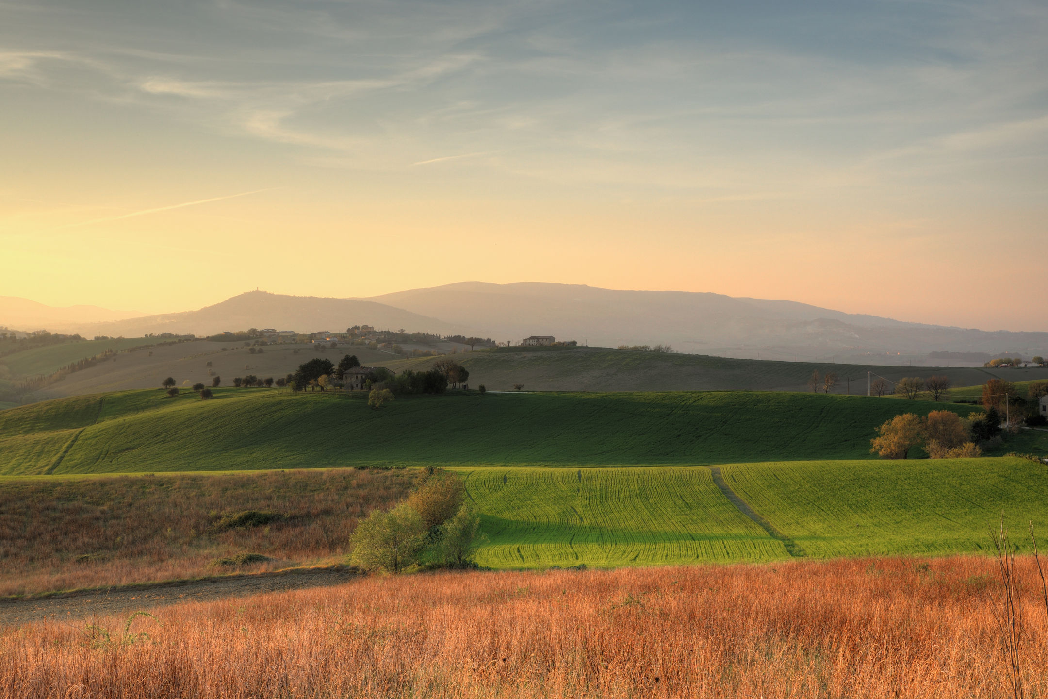 Collina Tolentinate al tramonto