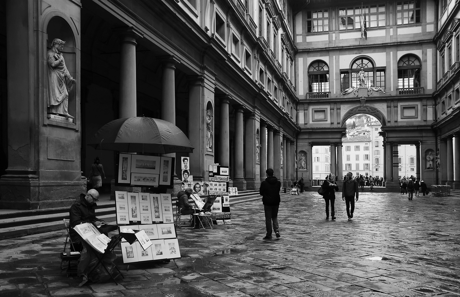 the courtyard of uffizzi