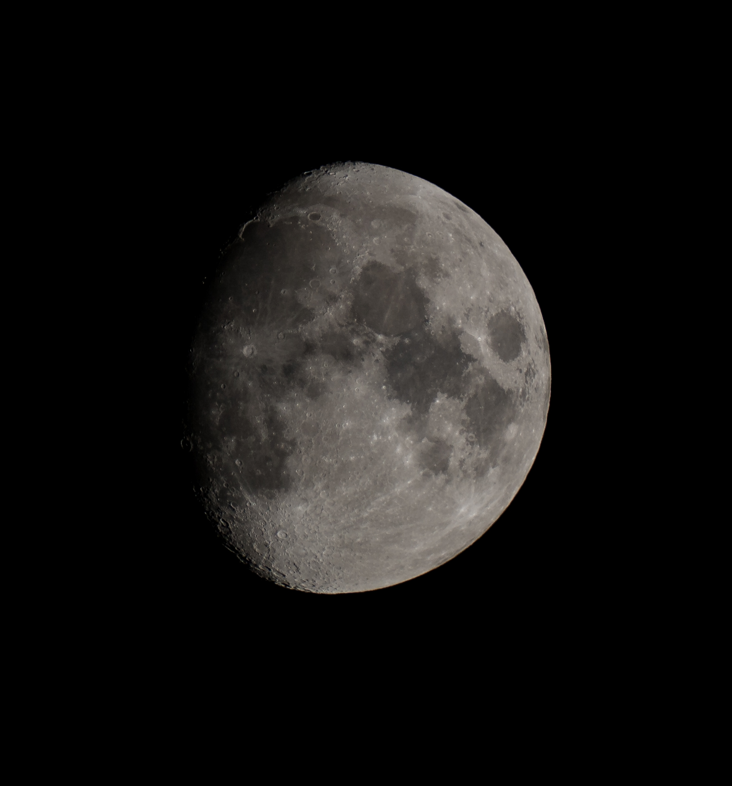Luna ripresa con eos 400d su rifrattore apo 80/560