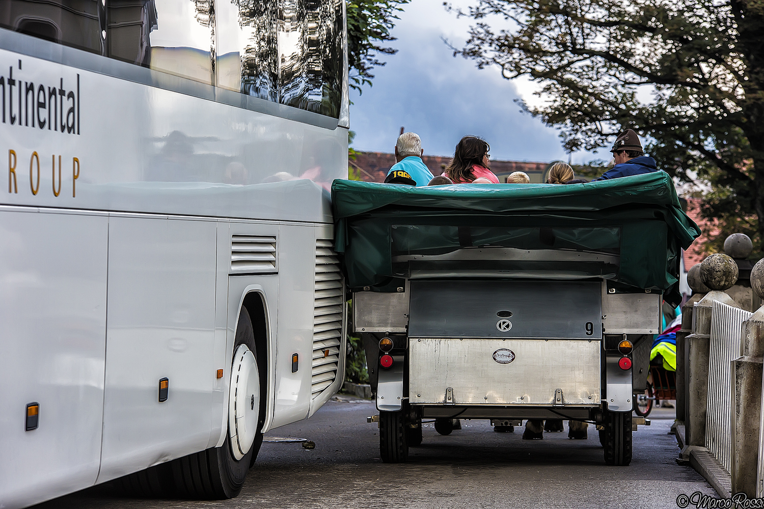 Five hundred horses against two