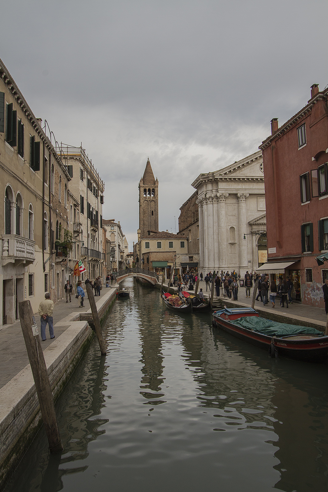 Peace in the bottom of the channel