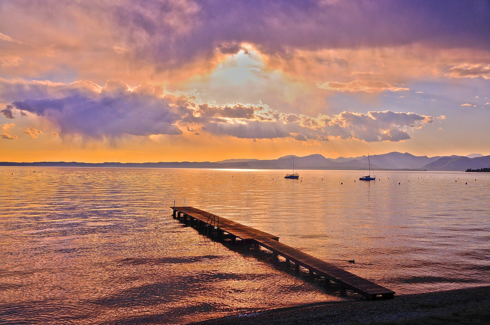 colors in lake garda