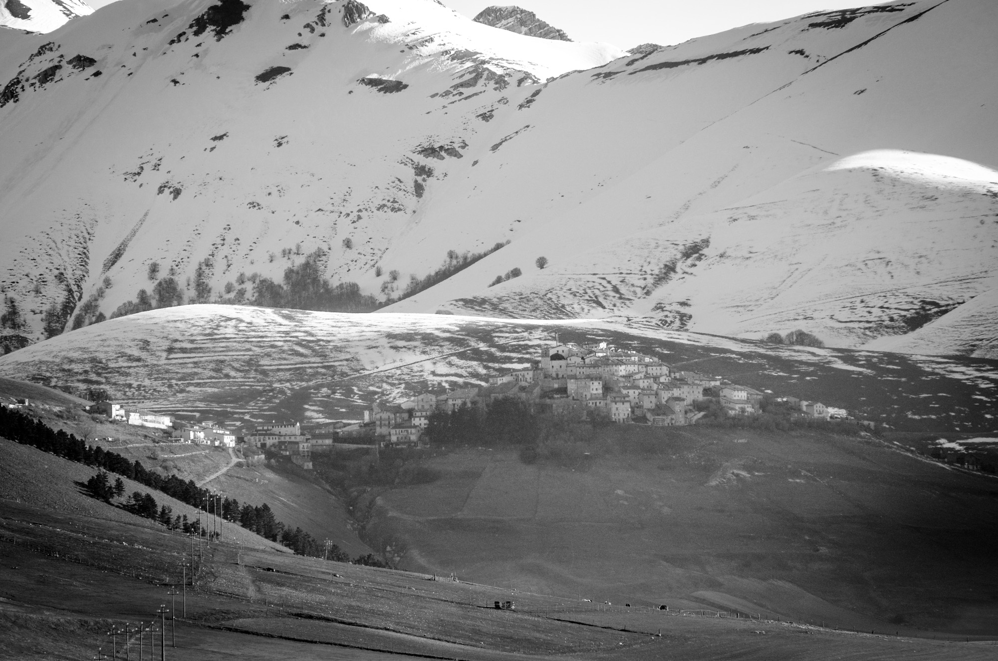 Castelluccio B & W