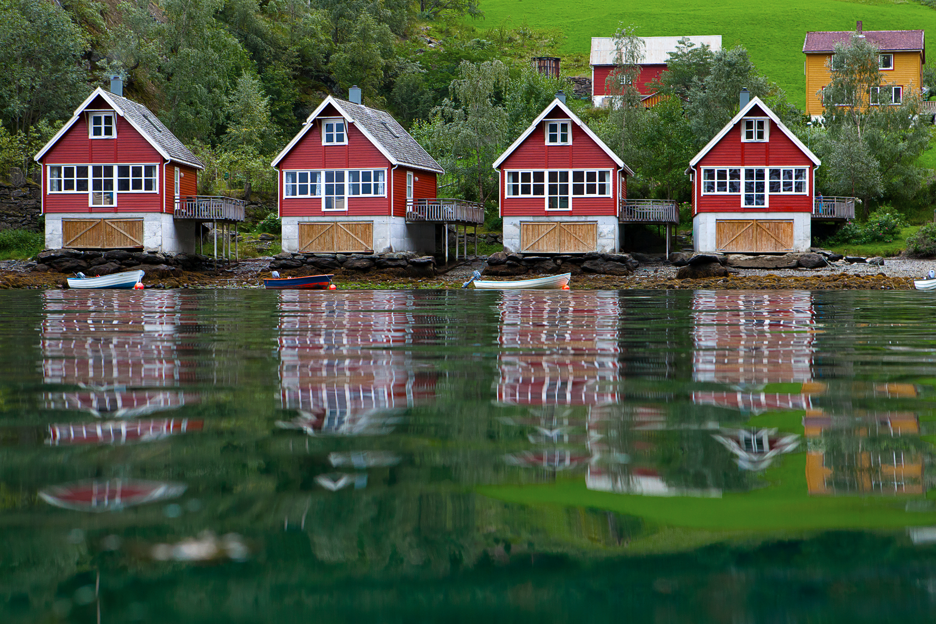 Flam, vista a pelo d'acqua