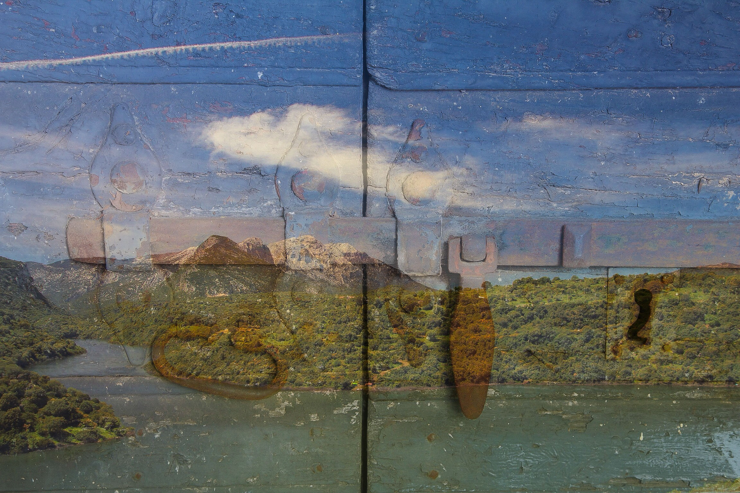 Dietro una porta..troverai sempre qualcosa da osservare