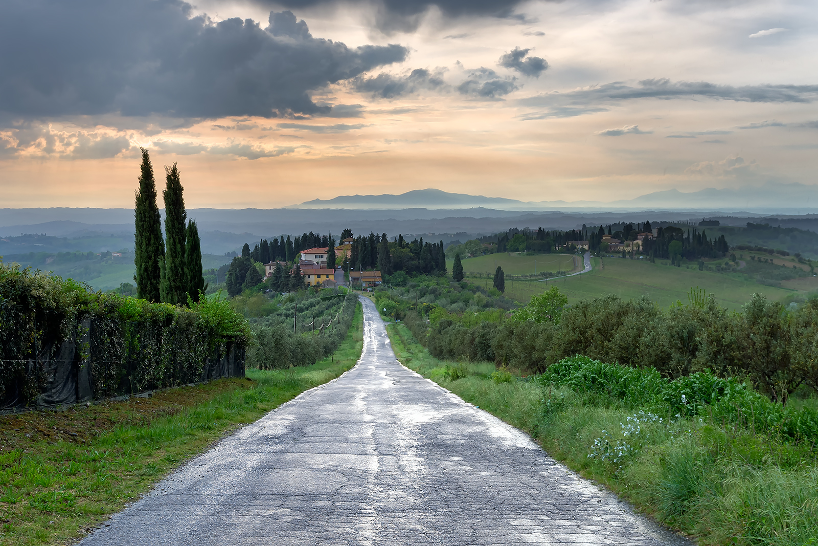 Discesa al piccolo borgo