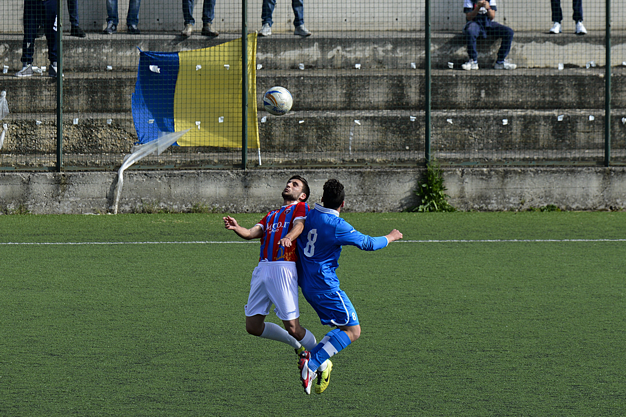 Contrasto...          Sport