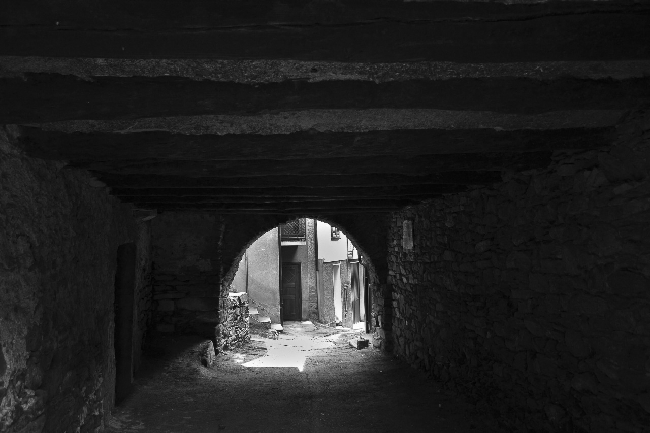 archivolto bianco e nero