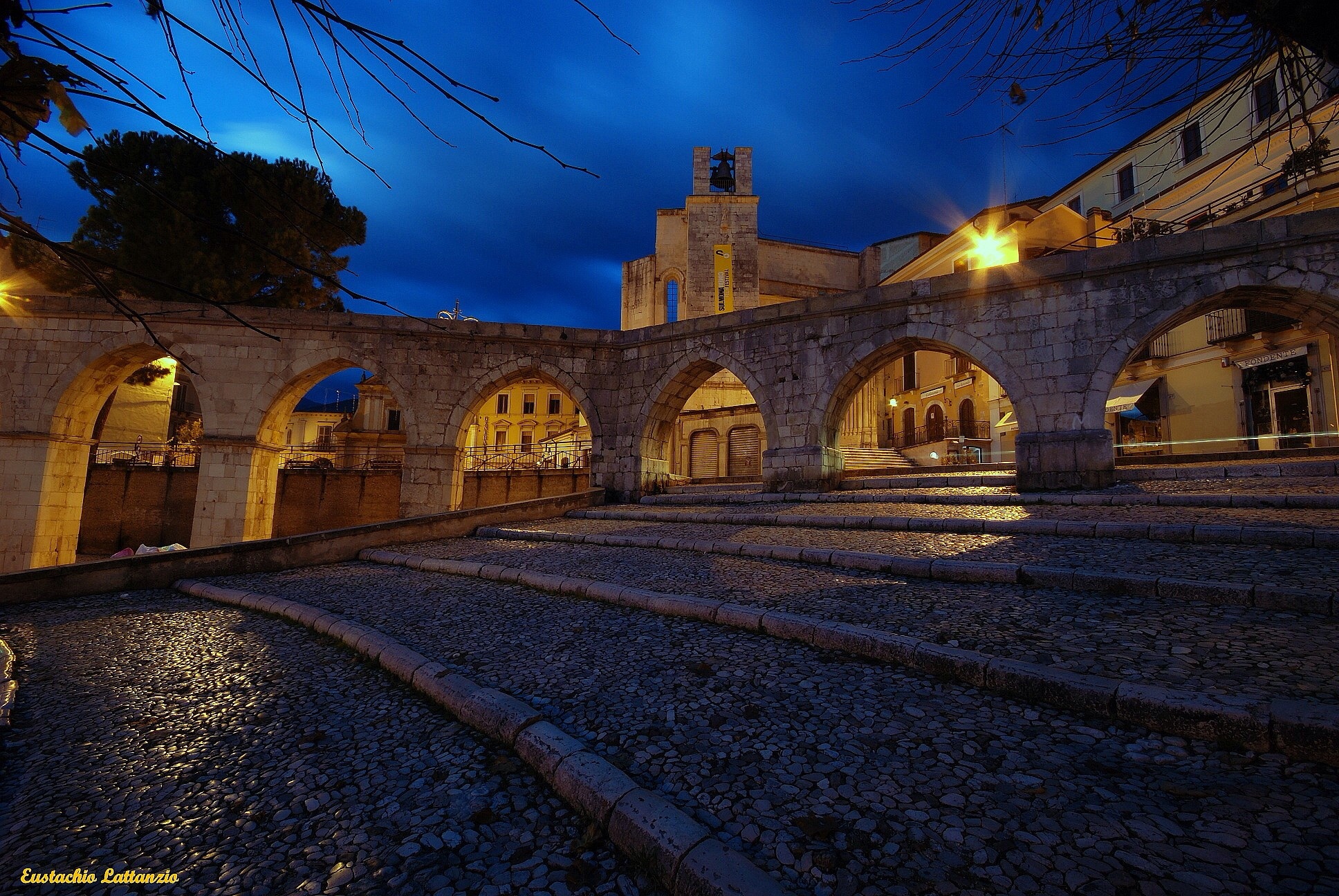 la storia(acquedotto svevo 1352)