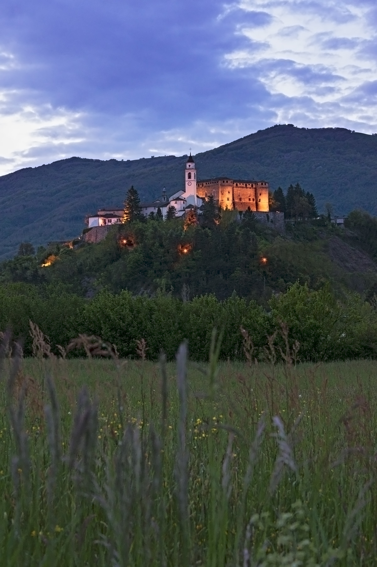 start dancing to the Castle of Compiano