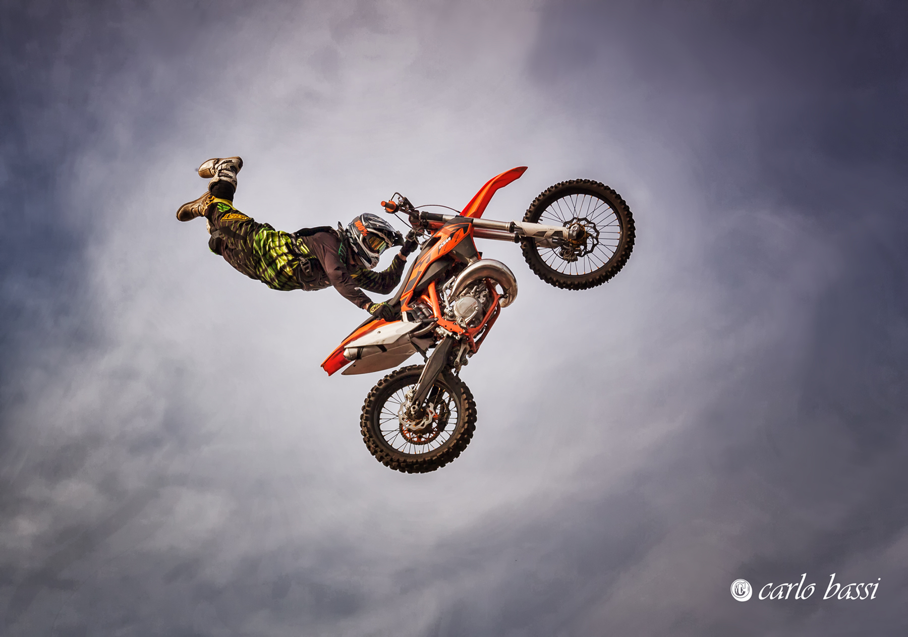 Among the clouds - International FMX Freestyle Team