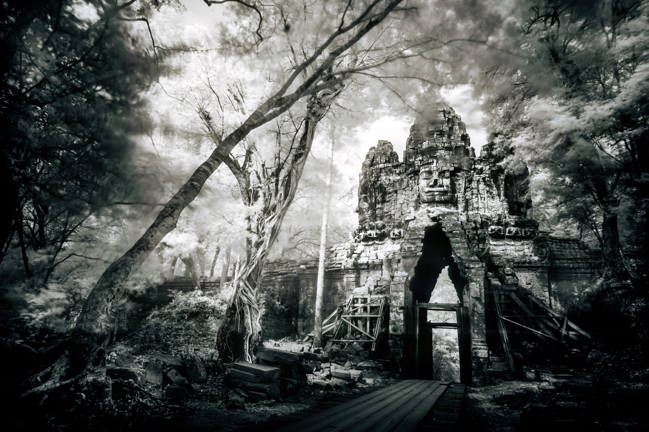 Angkor Thom, infrared