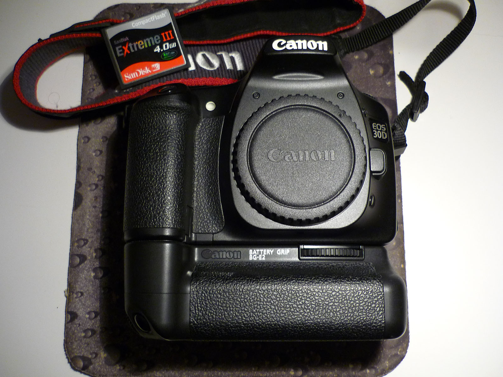 Front Canon EOS 30D