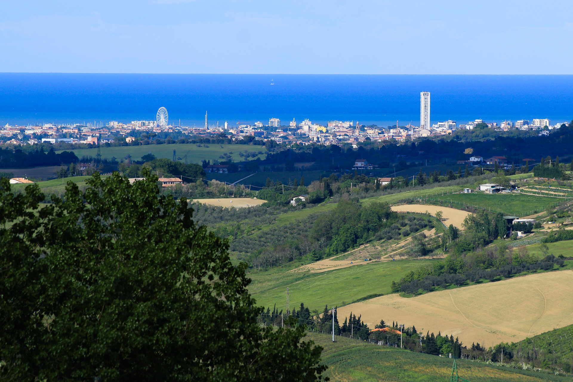 Rimini ruota e grattacielo