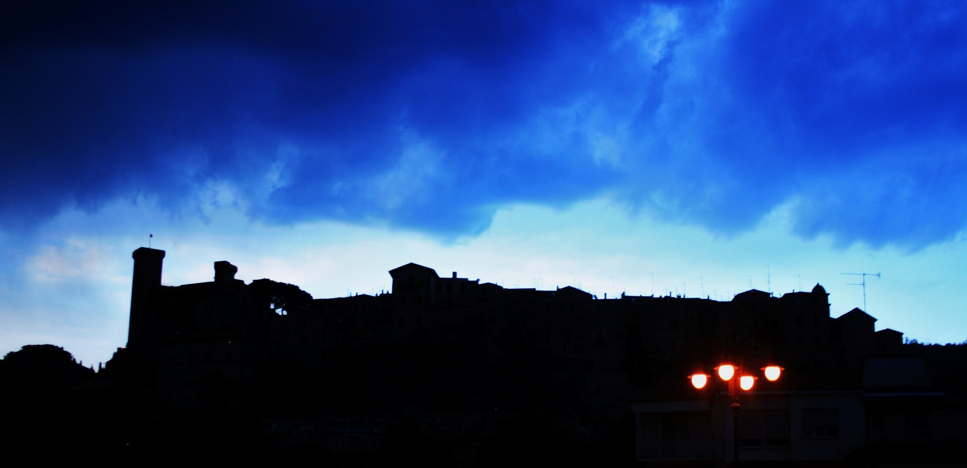 Silhouettes - Bolsena