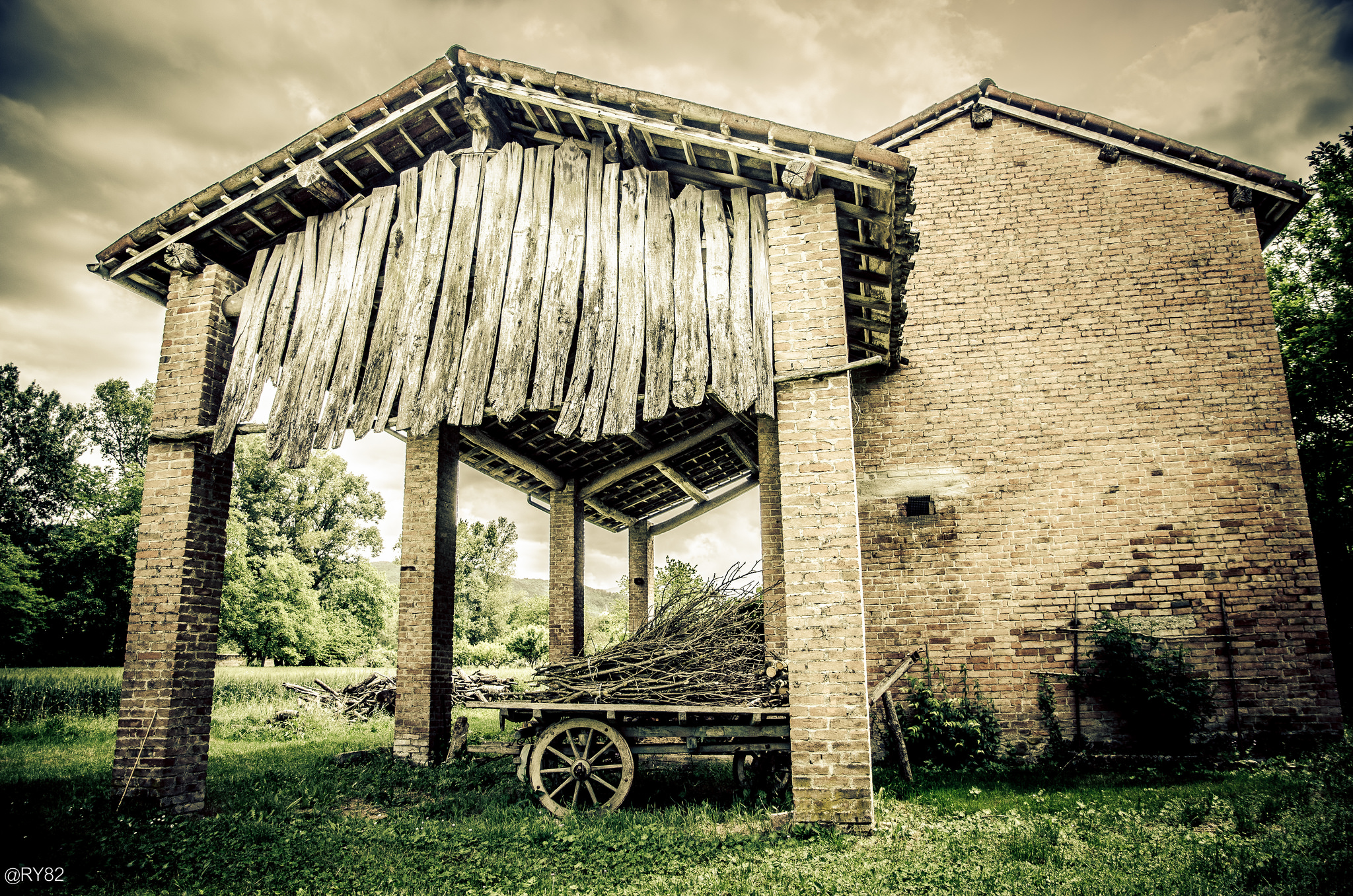 Il vecchio casale di Gremiasco (al)