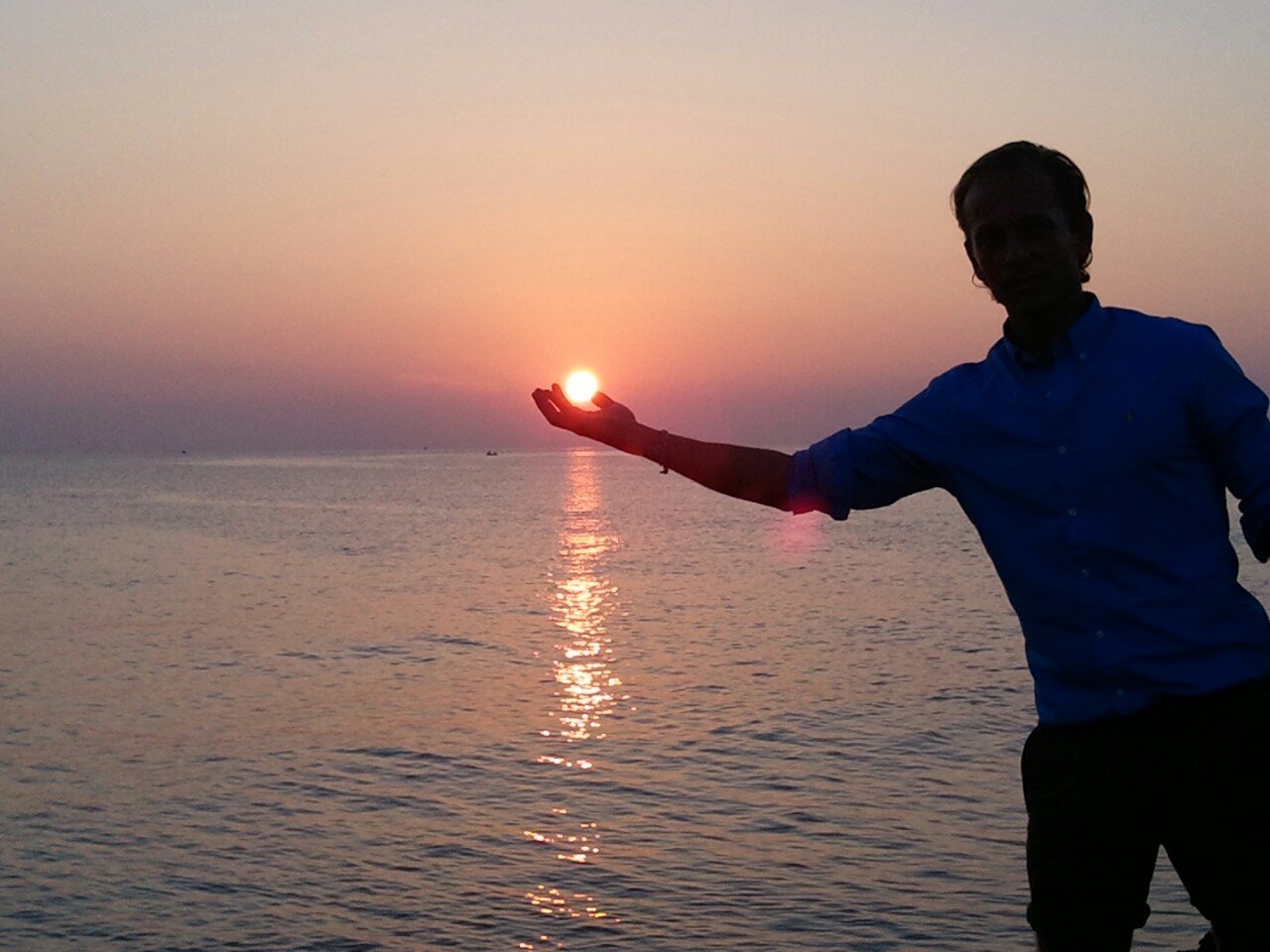The sun in hand