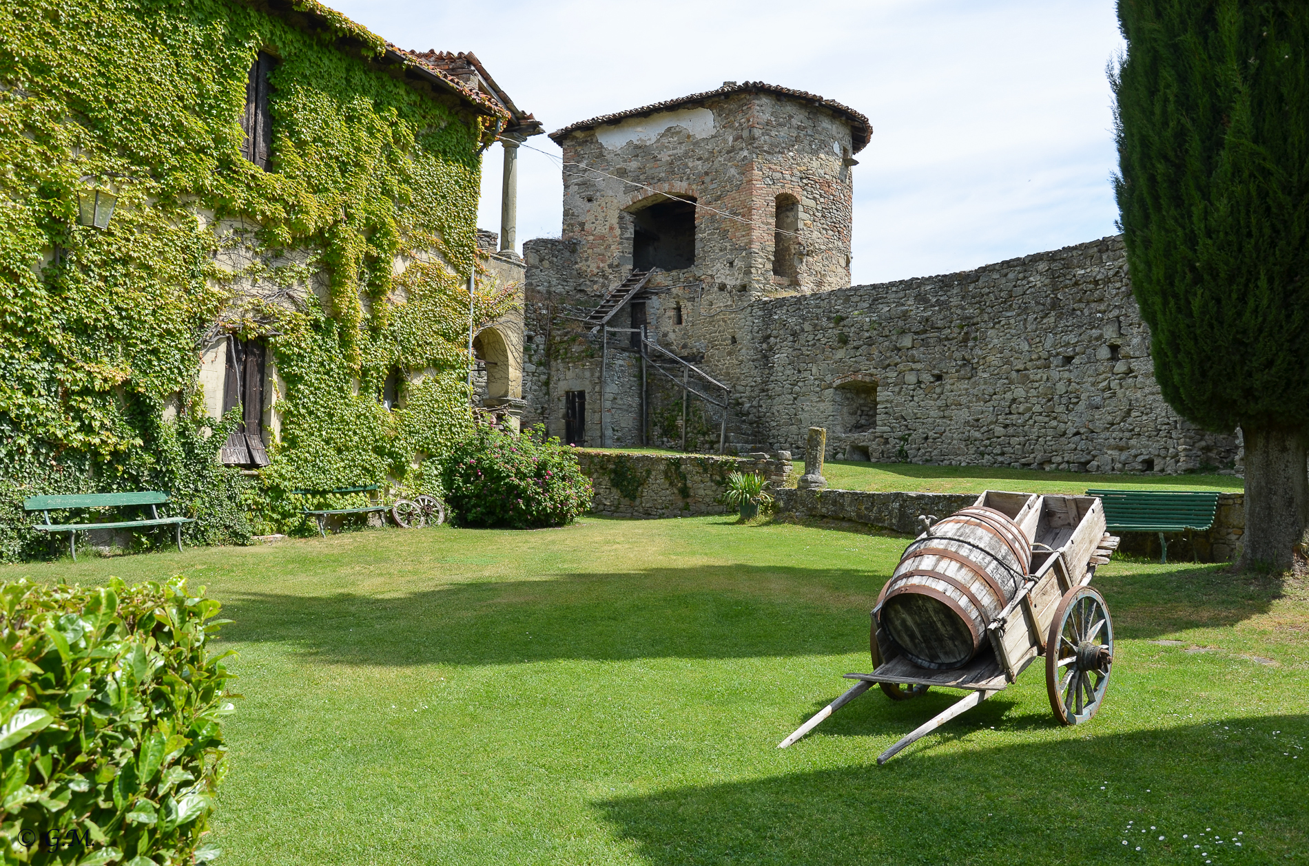 Interno della Rocca d'Olgisio