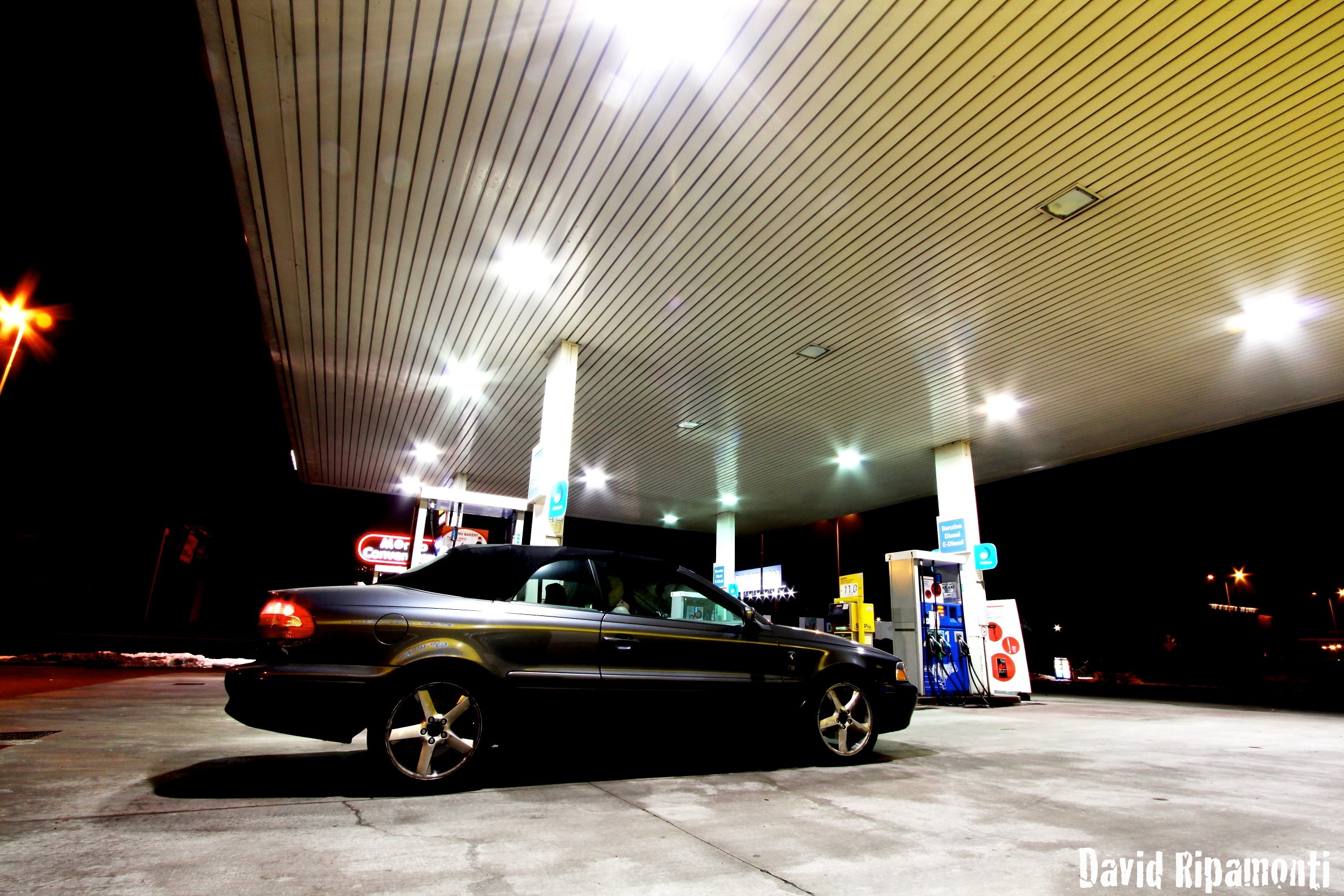 Volvo C70 Cabriolet, Distributore