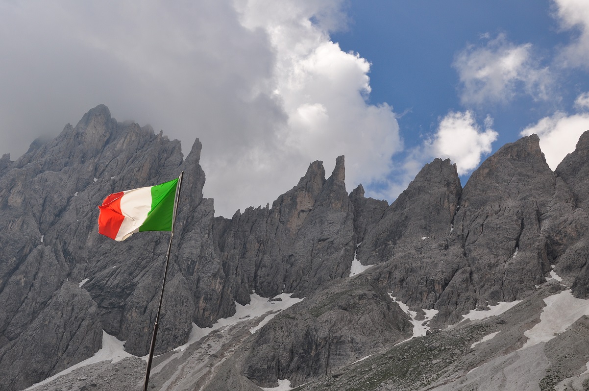 il Tricolore e le Dolomiti