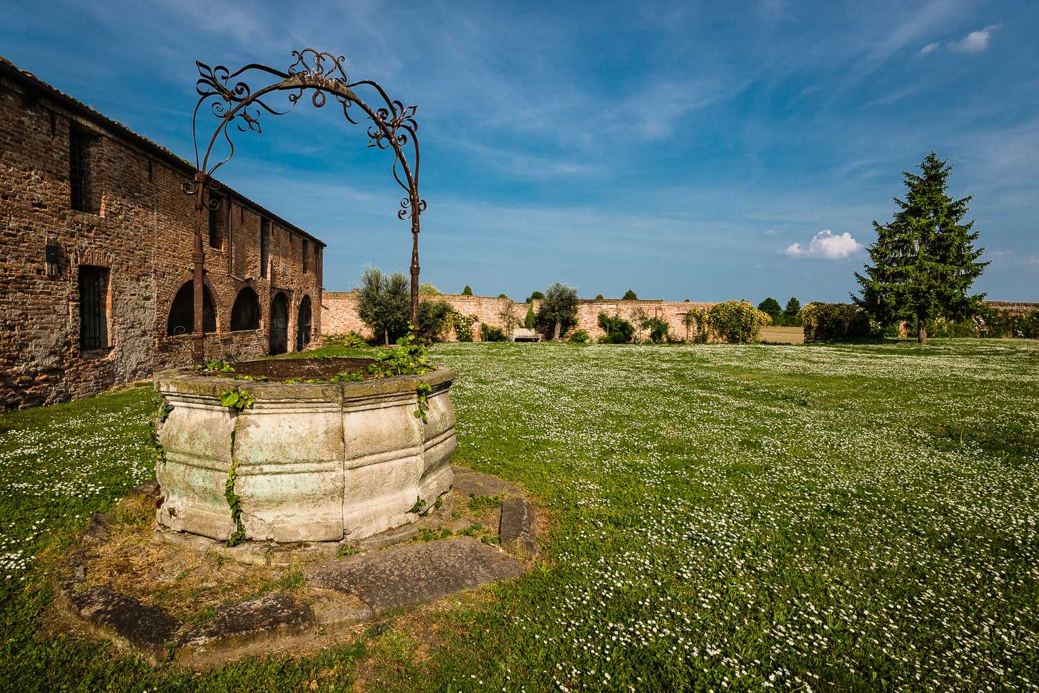 Old quarters of 1300 and well